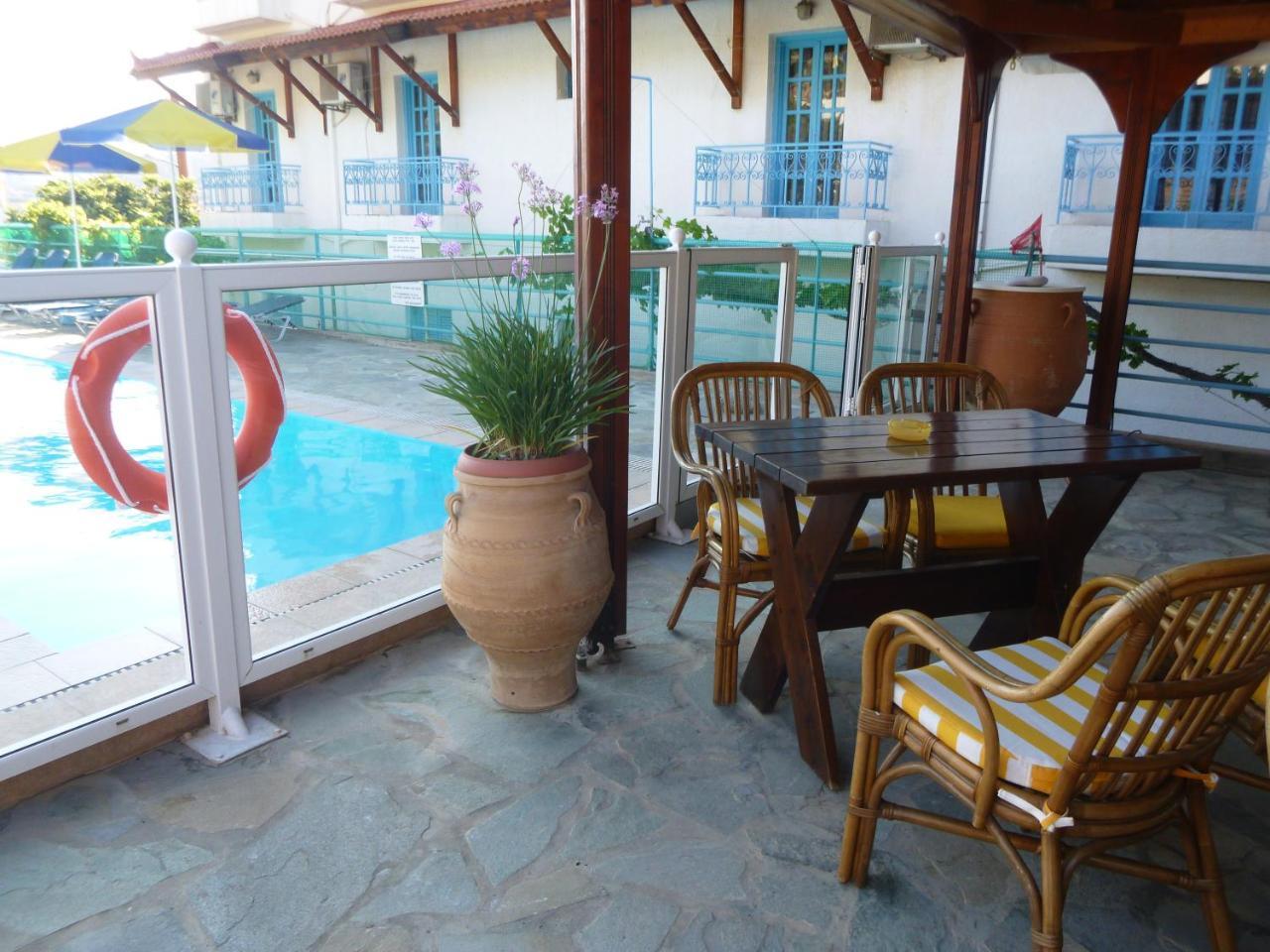 Stavros Apartments Істрон Екстер'єр фото