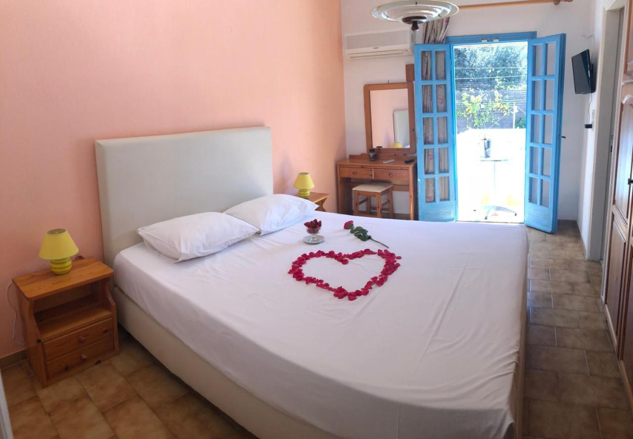 Stavros Apartments Істрон Екстер'єр фото