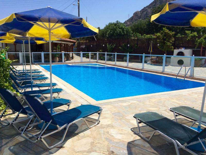 Stavros Apartments Істрон Екстер'єр фото